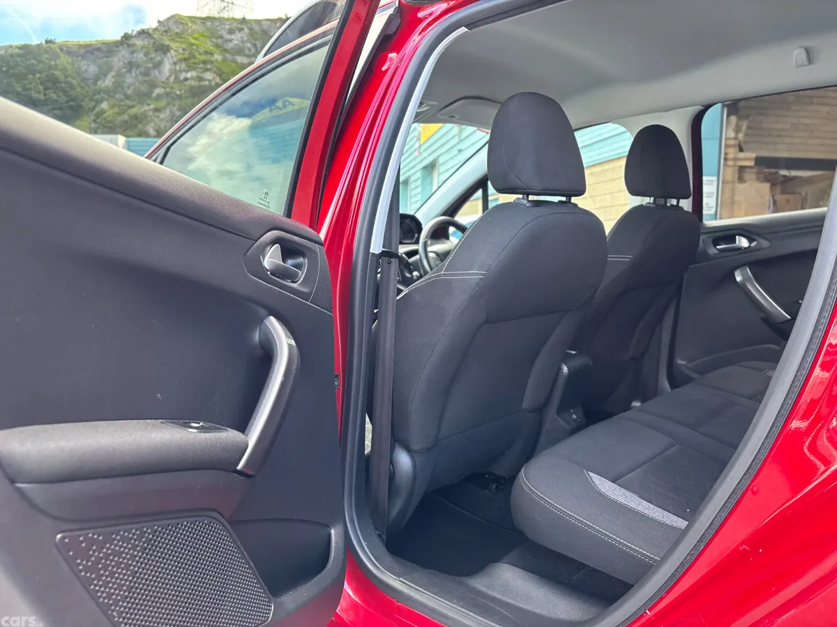 Peugeot 2008 Estate, Petrol, 2018, Red