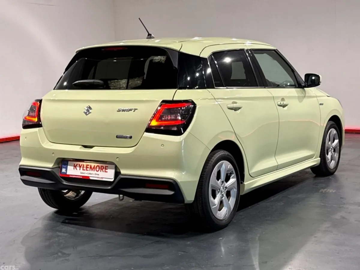Suzuki Swift Hatchback, Petrol Hybrid, 2023, Green