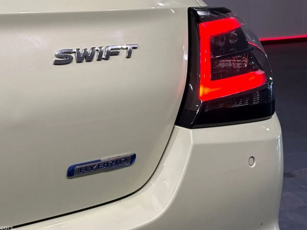 Suzuki Swift Hatchback, Petrol Hybrid, 2023, Green