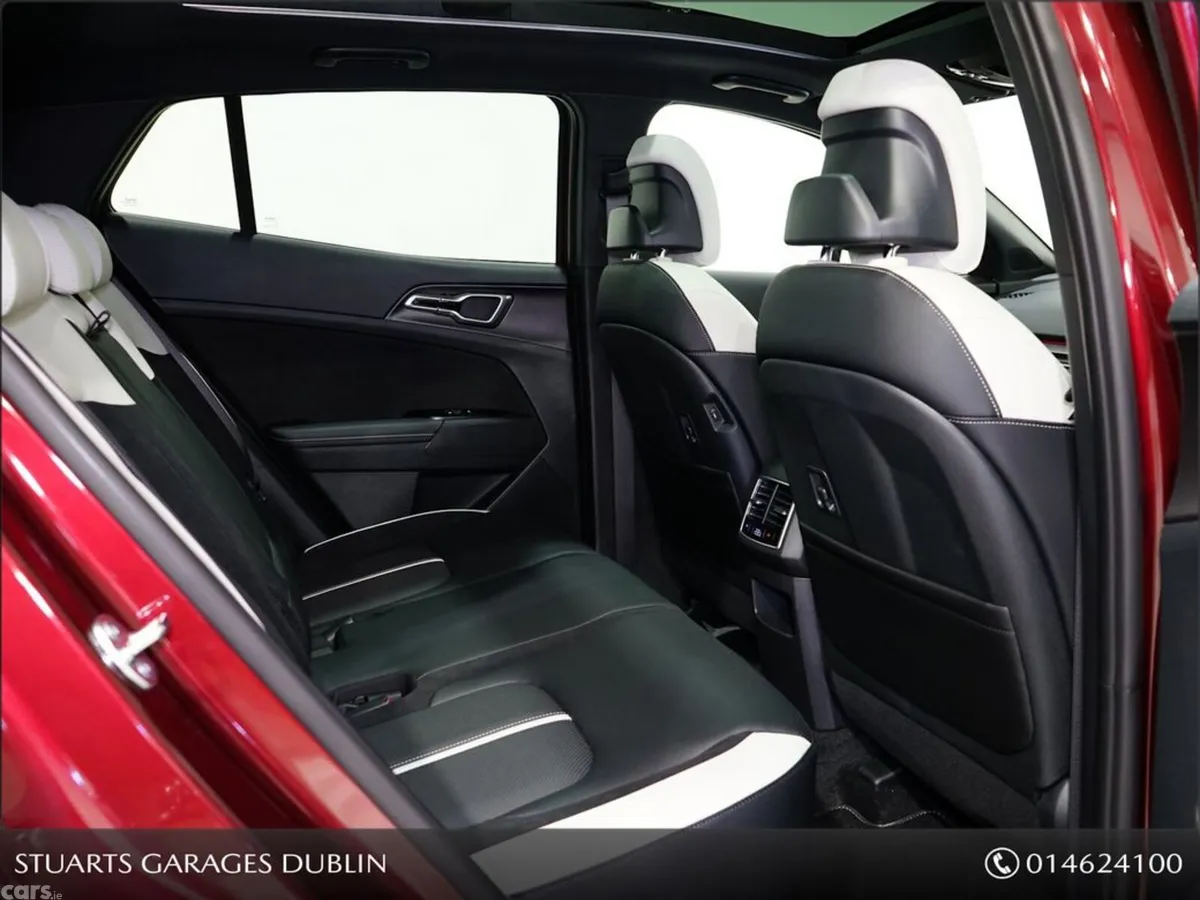 Kia Sportage SUV, Petrol Hybrid, 2027, Red