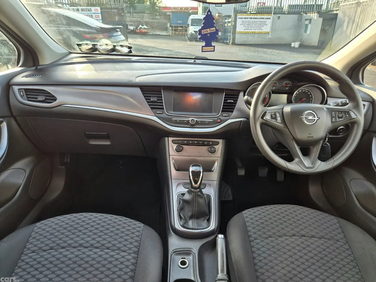 Opel Astra Hatchback, Diesel, 2016, Black