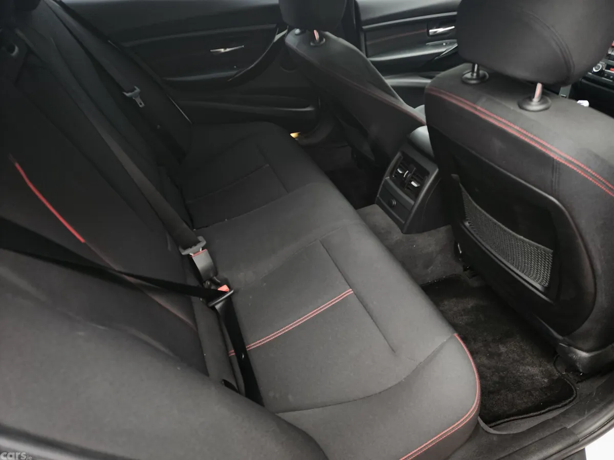 BMW 3-Series Saloon, Petrol, 2013, White
