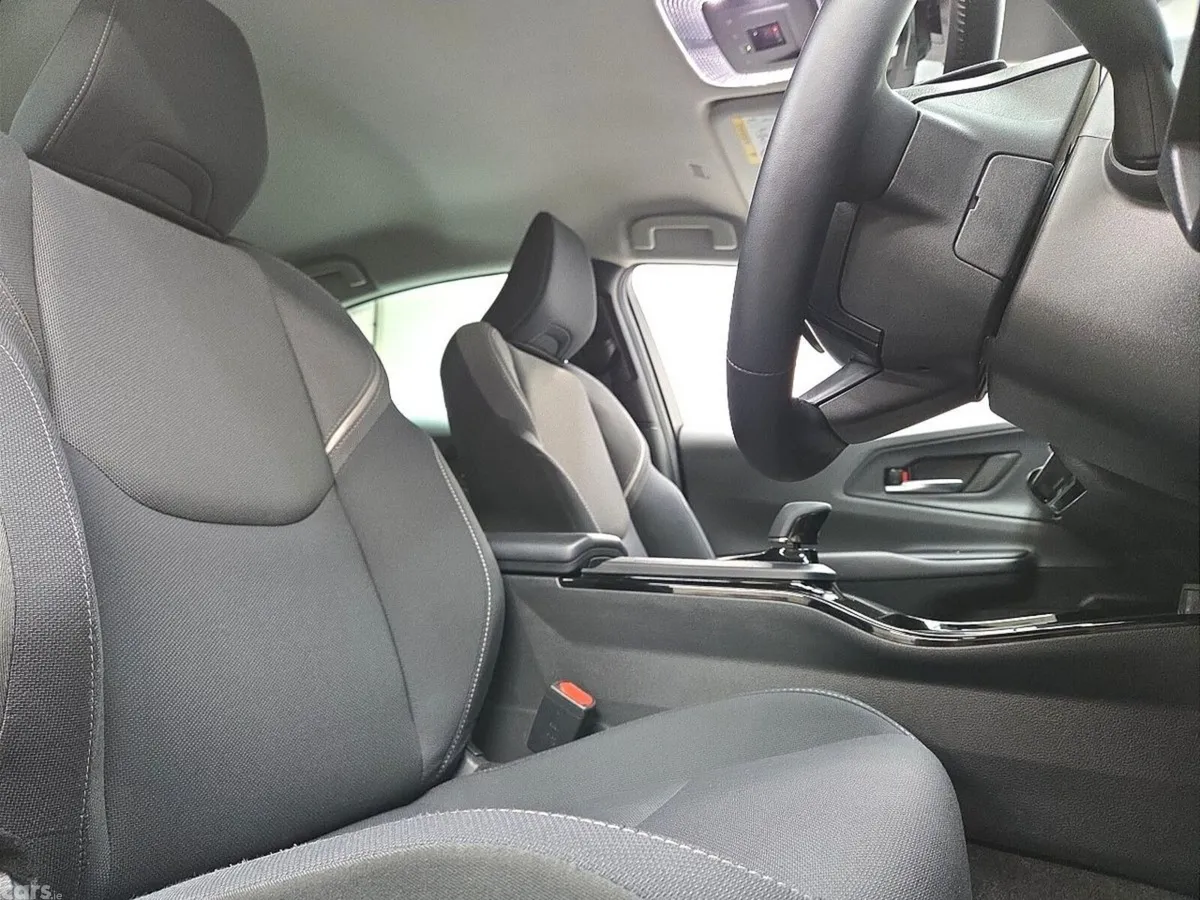 Toyota Prius Hatchback, Petrol Hybrid, 2024, White
