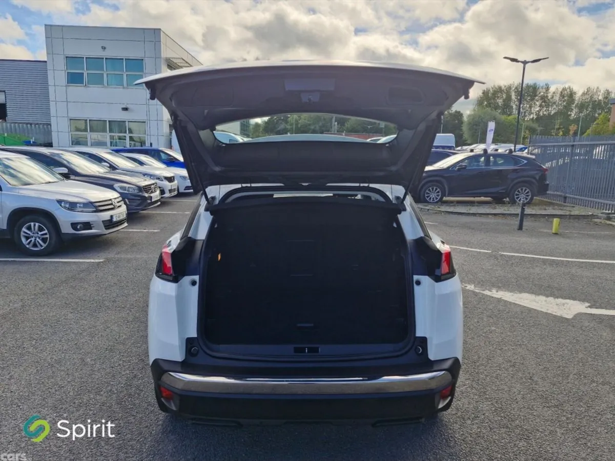 Peugeot 3008 MPV, Petrol, 2018, White