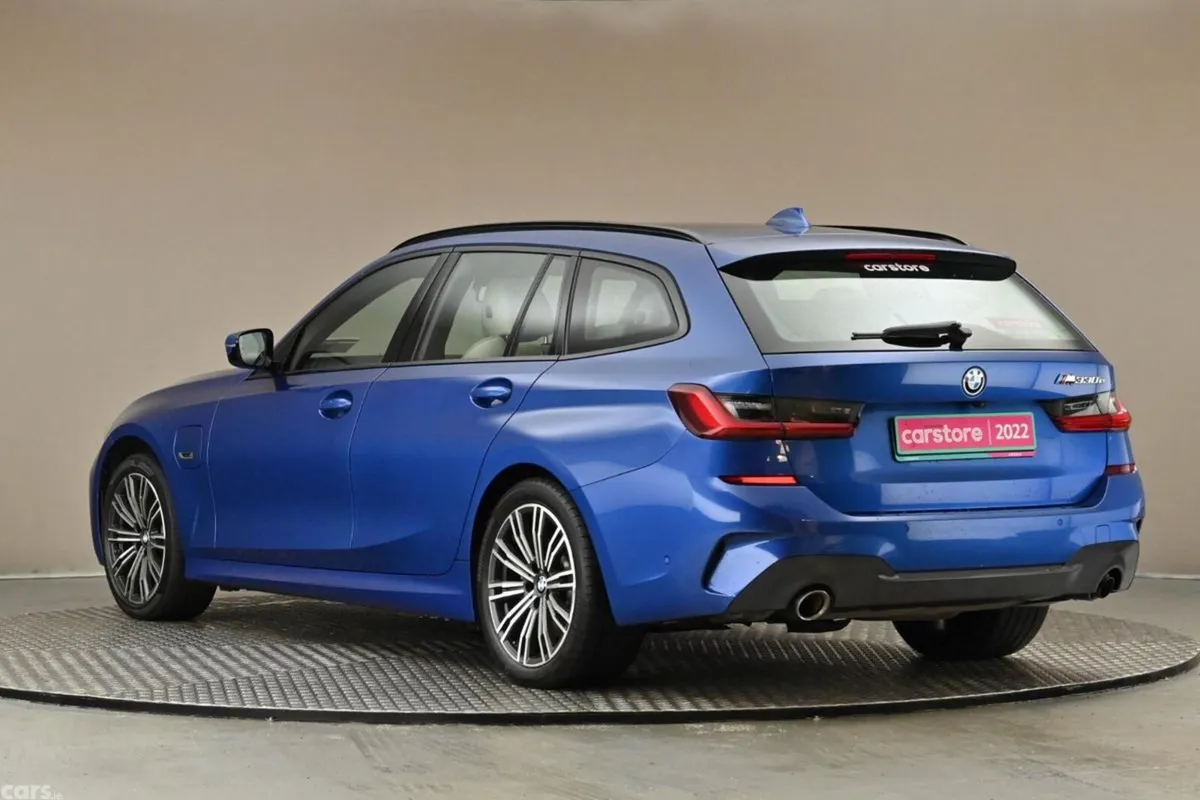 BMW 3-Series Estate, Petrol Plug-in Hybrid, 2022, Blue