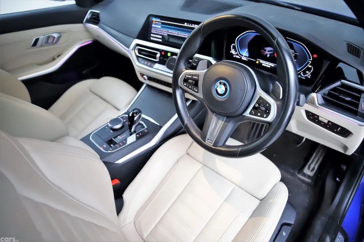 BMW 3-Series Estate, Petrol Plug-in Hybrid, 2022, Blue