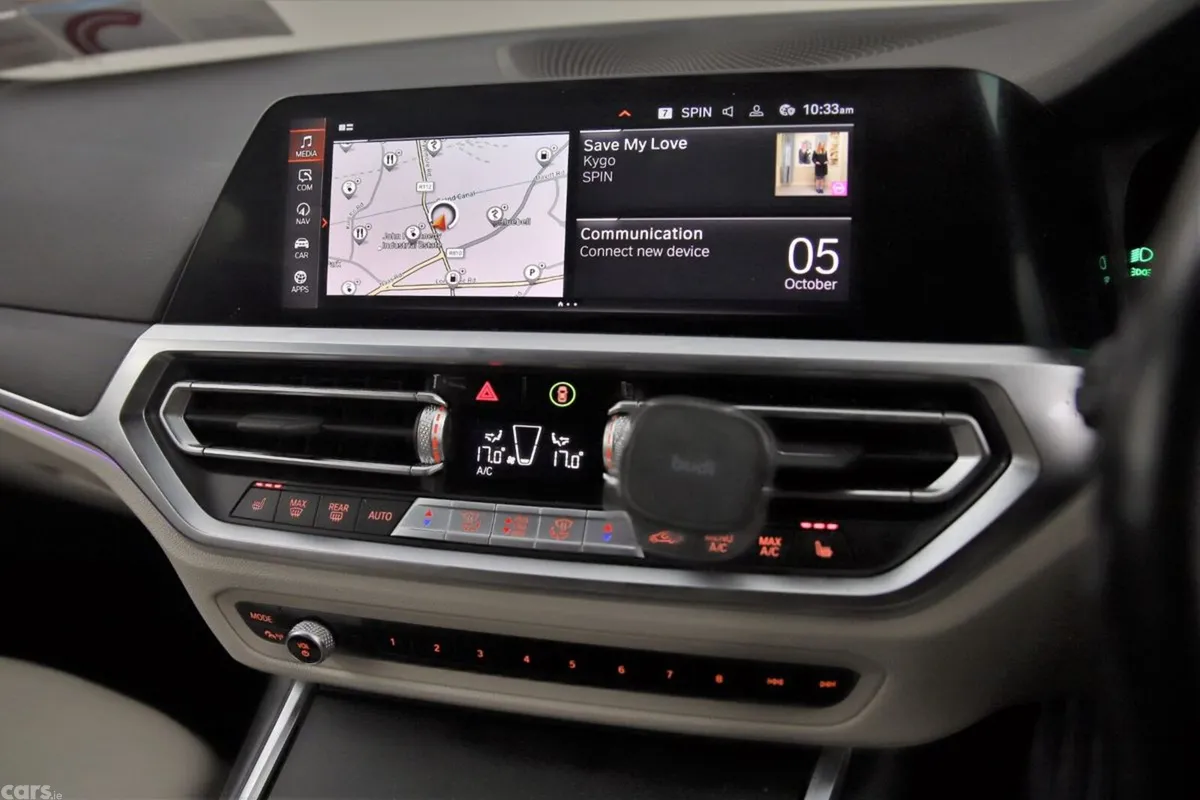 BMW 3-Series Estate, Petrol Plug-in Hybrid, 2022, Blue