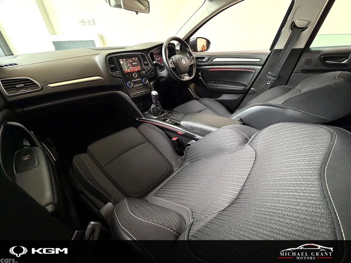 Renault Megane Estate, Petrol, 2020, Grey
