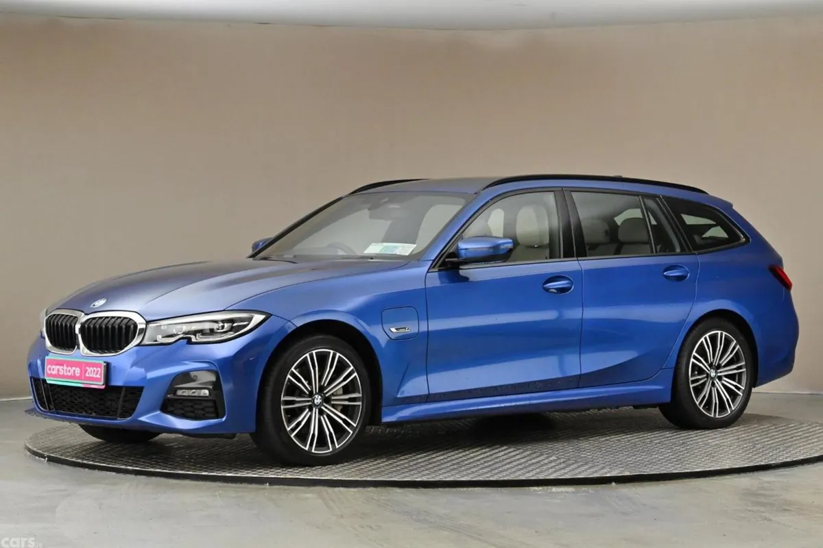 BMW 3-Series Estate, Petrol Plug-in Hybrid, 2022, Blue