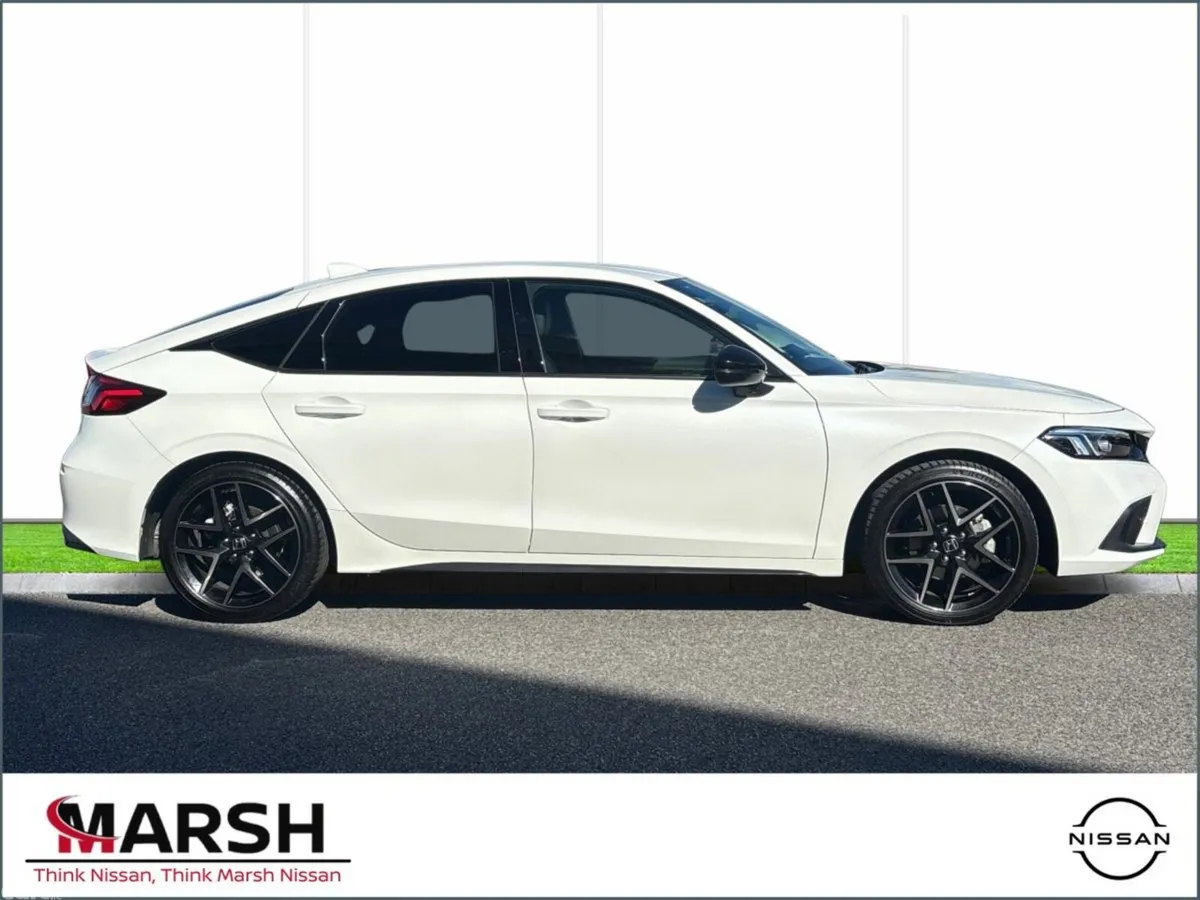 Honda Civic Hatchback, Petrol Hybrid, 2024, White