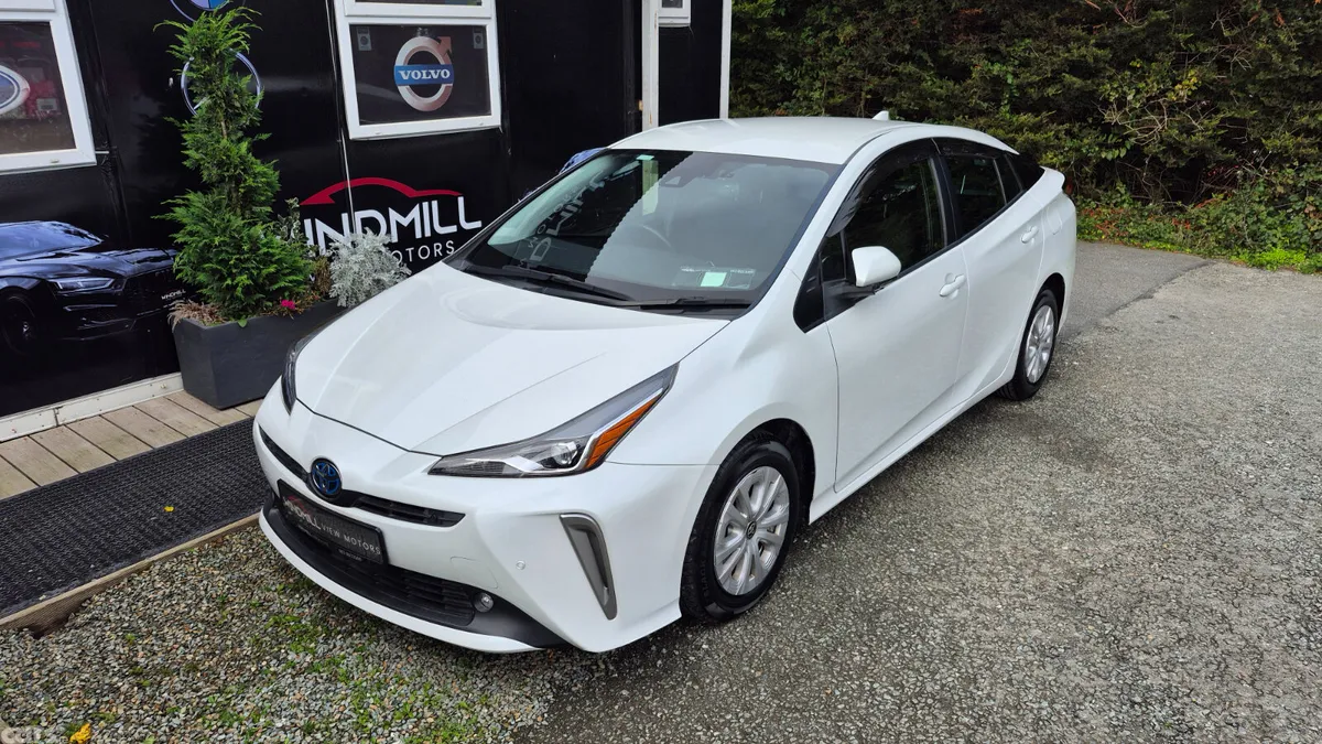 Toyota Prius Saloon, Petrol Hybrid, 2021, White