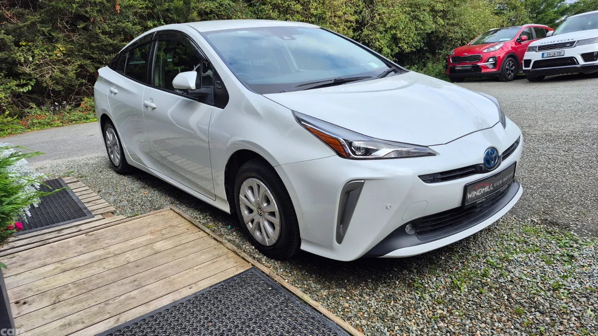 Toyota Prius Saloon, Petrol Hybrid, 2021, White