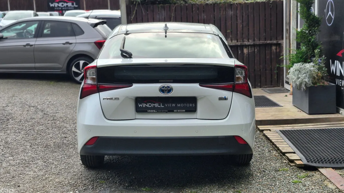 Toyota Prius Saloon, Petrol Hybrid, 2021, White