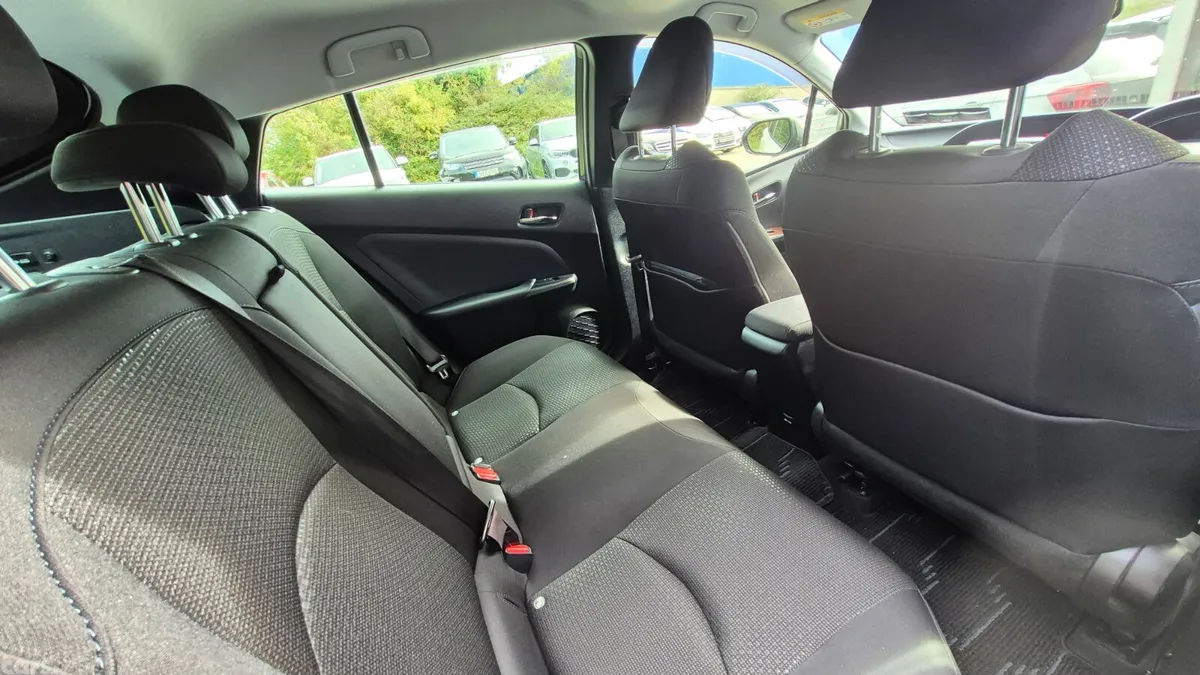 Toyota Prius Saloon, Petrol Hybrid, 2021, White