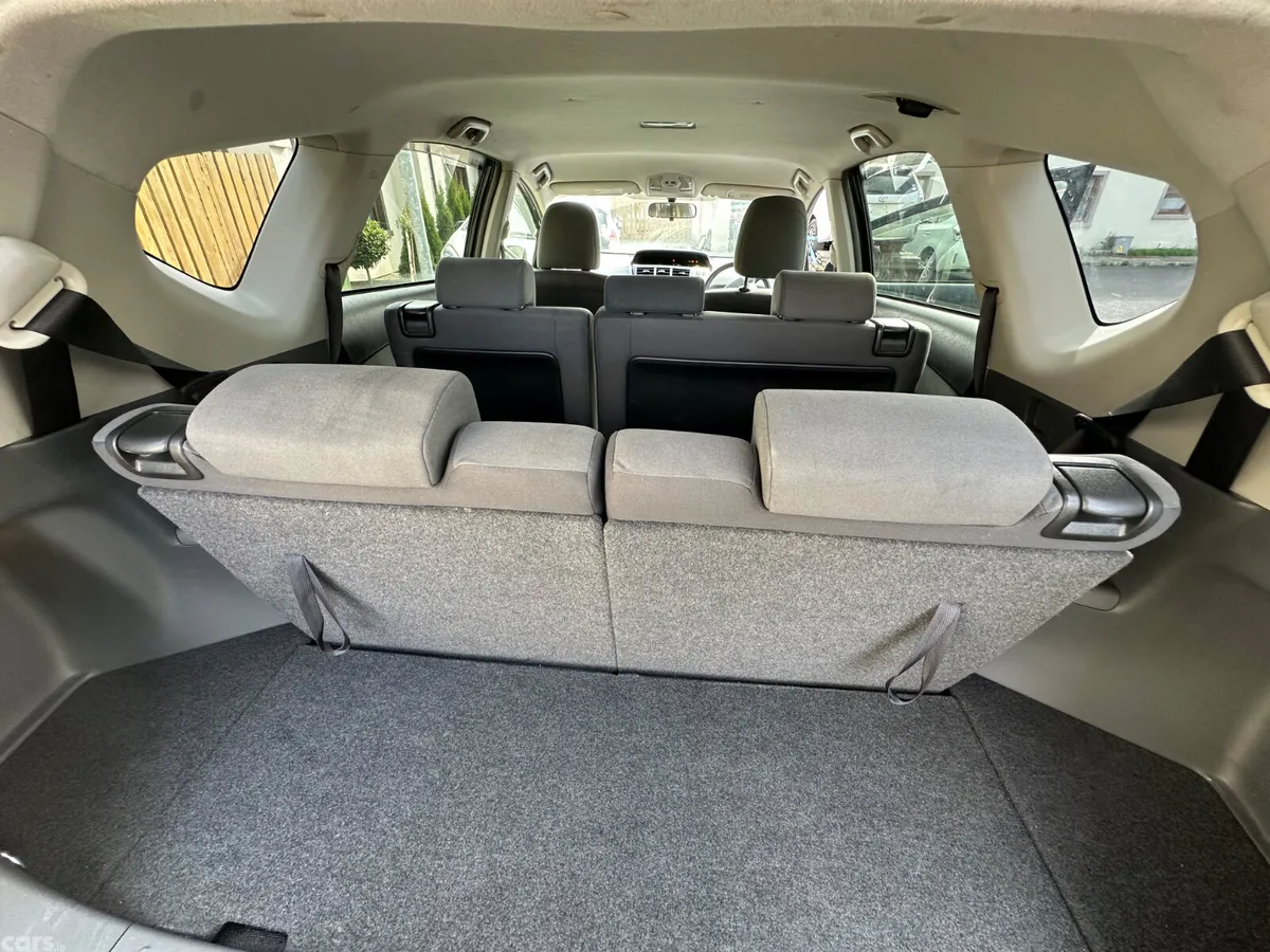 Toyota Prius MPV, Petrol Hybrid, 2012, White