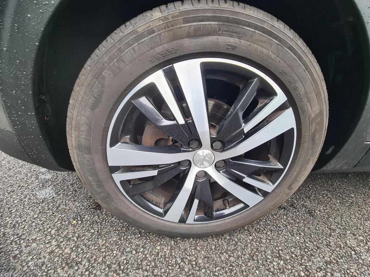 Peugeot 3008 MPV, Petrol, 2019, Grey