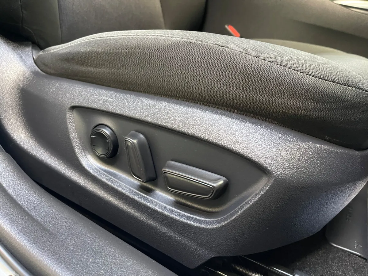Toyota Camry Saloon, Petrol Hybrid, 2021, White