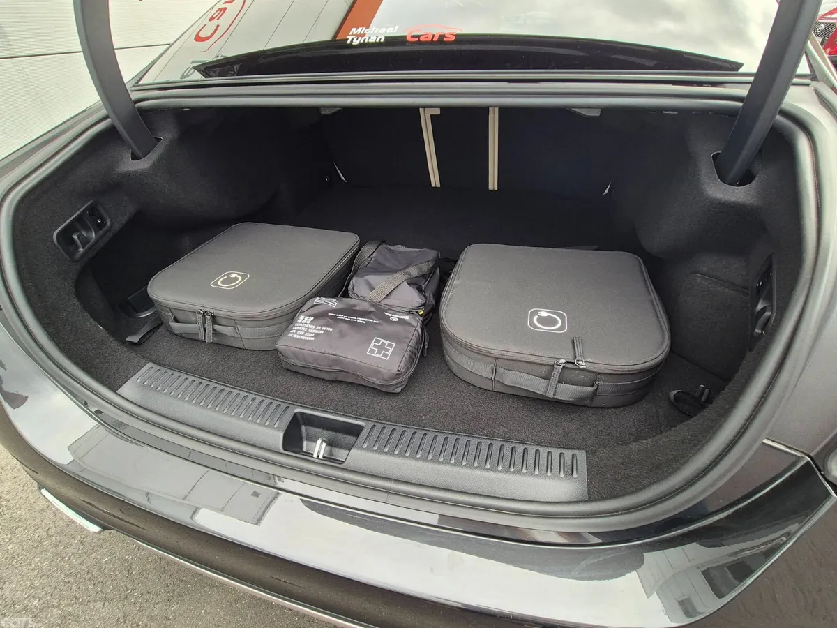 Mercedes-Benz E-Class Saloon, Petrol Plug-in Hybrid, 2024, Grey