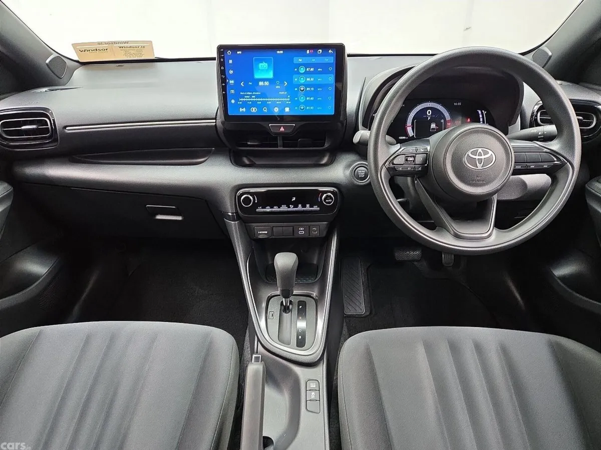Toyota Yaris Hatchback, Petrol, 2024, White