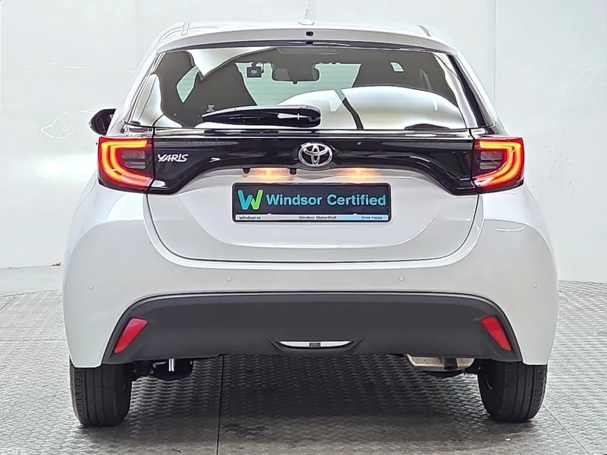 Toyota Yaris Hatchback, Petrol, 2024, White