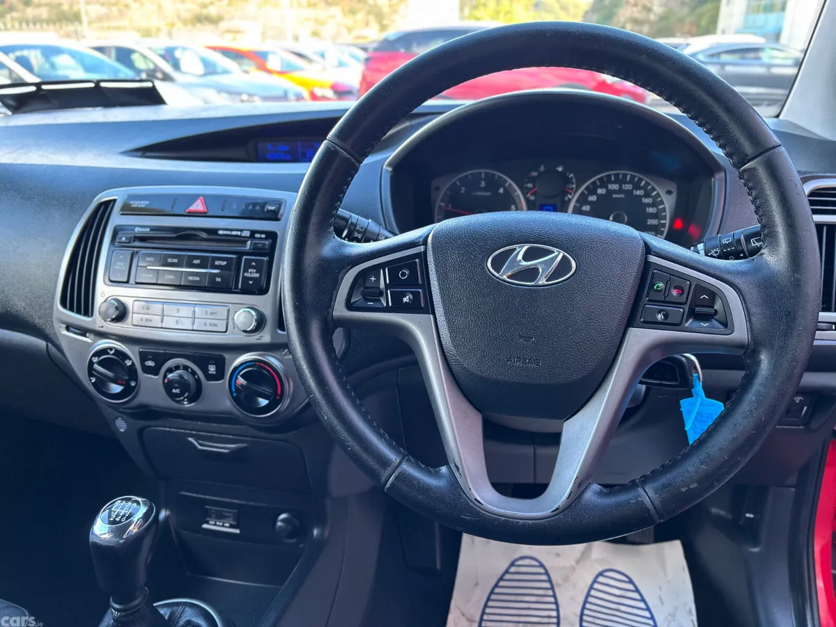 Hyundai i20 Hatchback, Diesel, 2013, Red