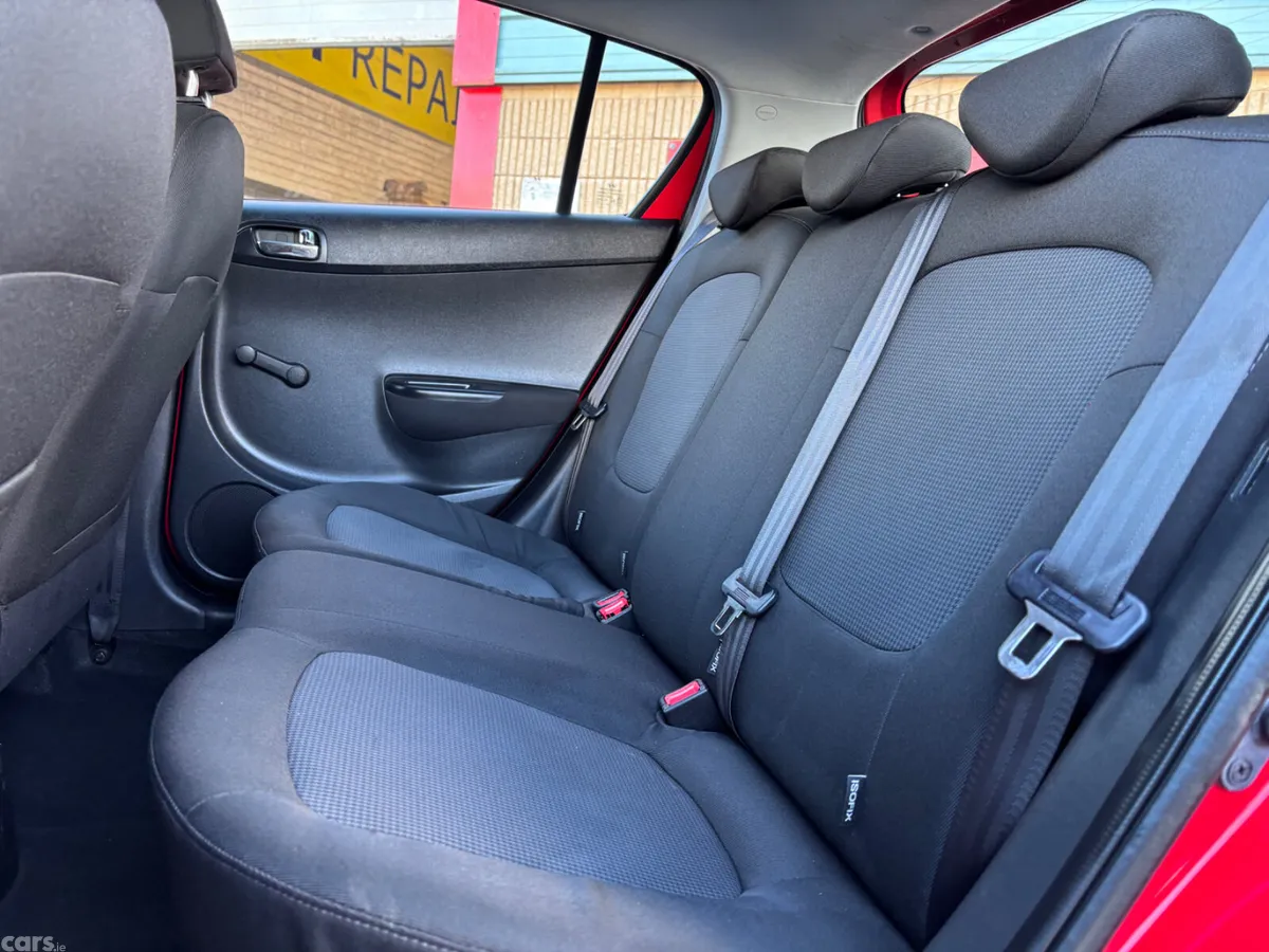 Hyundai i20 Hatchback, Diesel, 2013, Red
