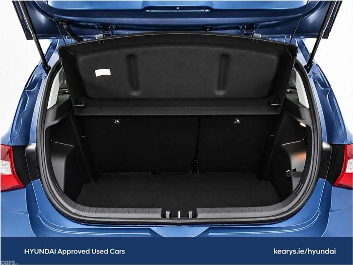Hyundai i20 Hatchback, Petrol, 2025, Blue