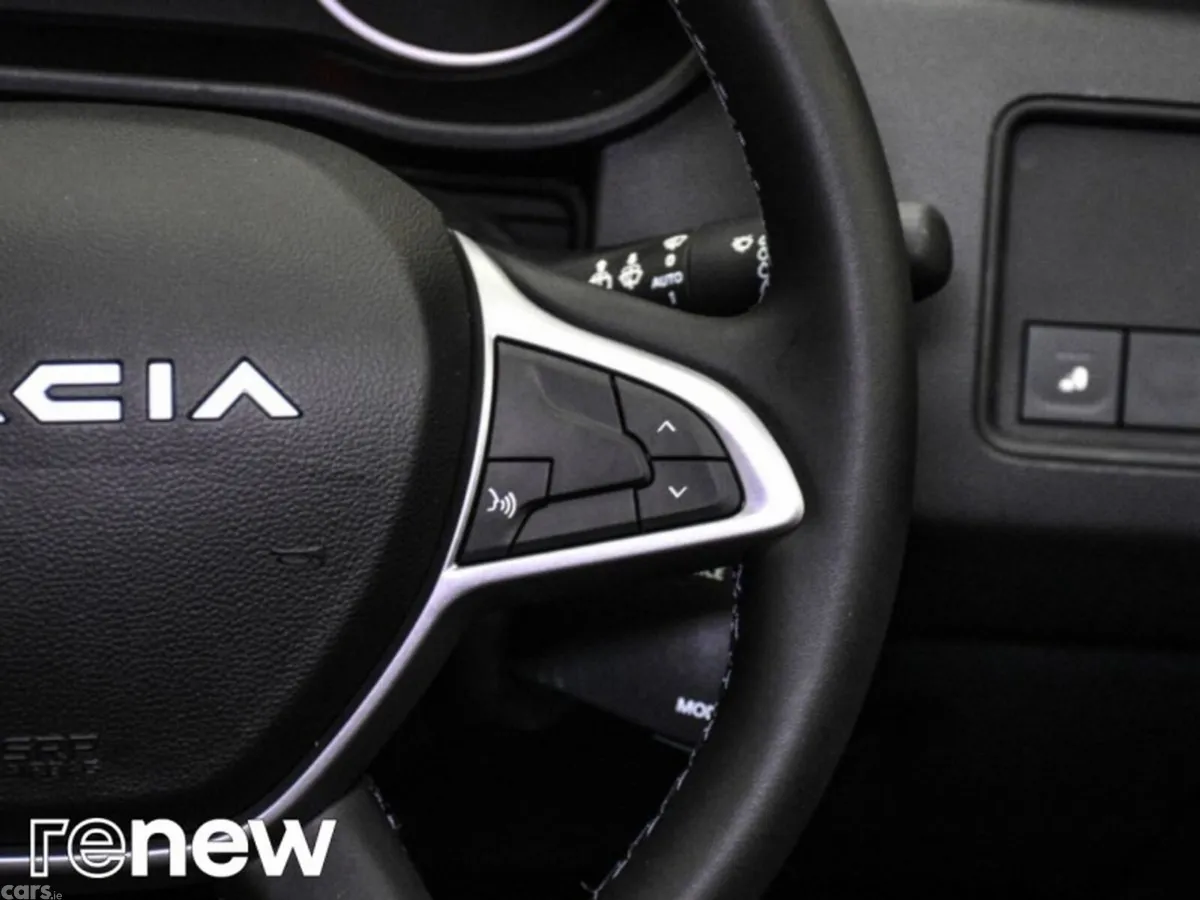 Dacia Duster SUV, Petrol, 2024, White
