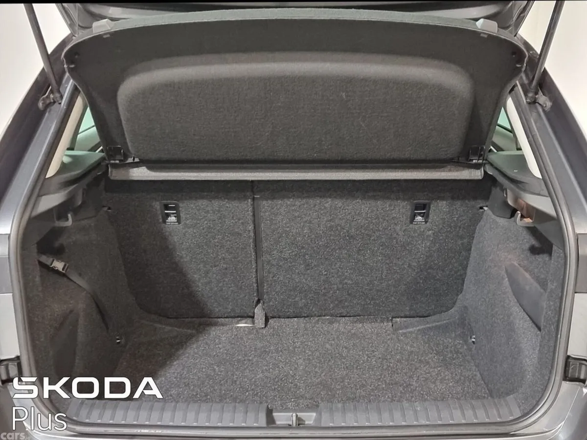 Skoda Kamiq Hatchback, Petrol, 2024, Grey