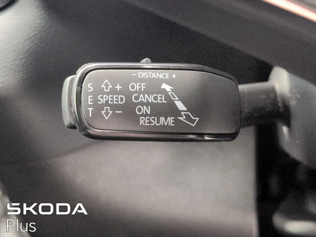 Skoda Karoq SUV, Diesel, 2023, Grey