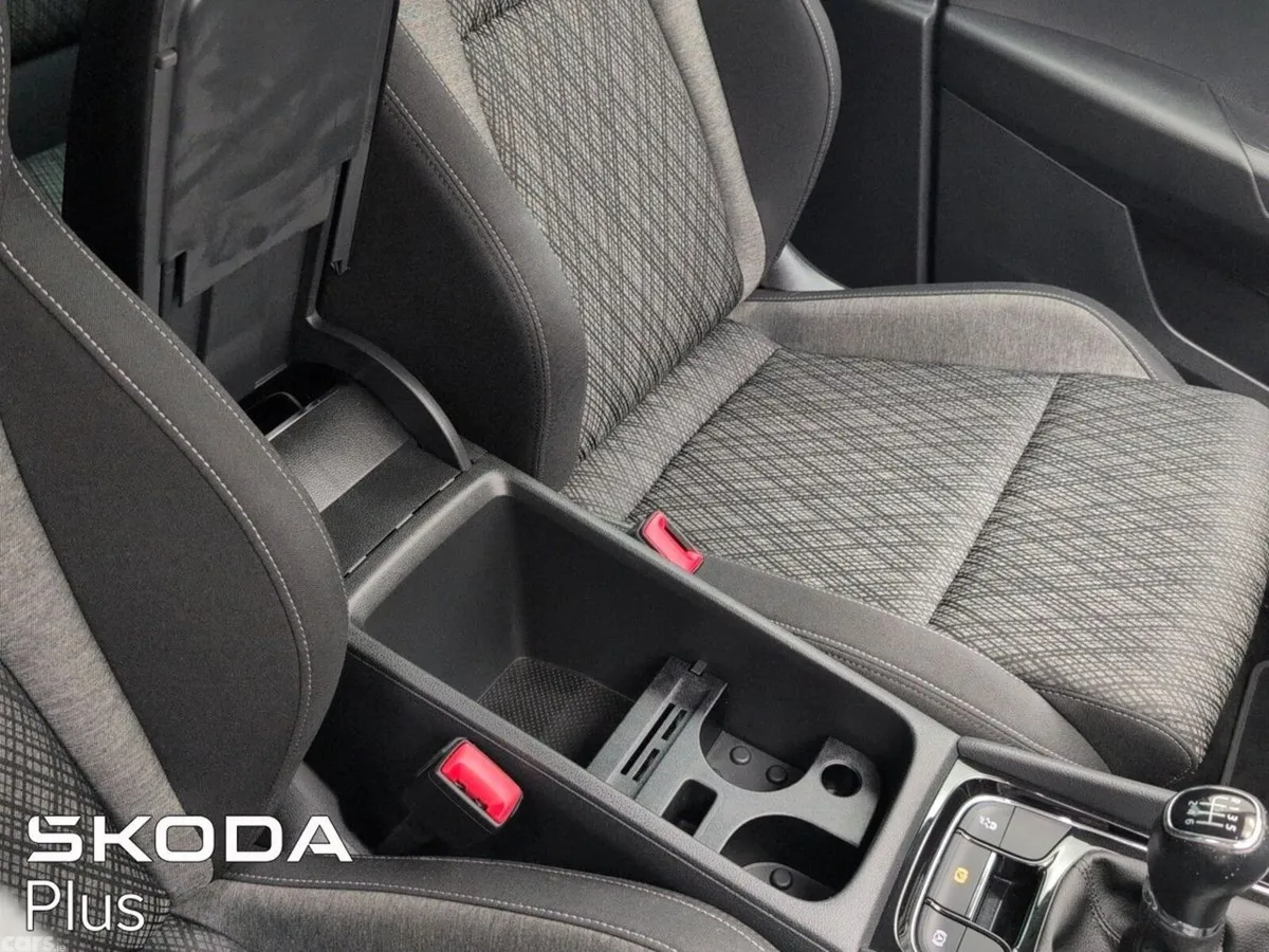 Skoda Karoq SUV, Diesel, 2023, Grey