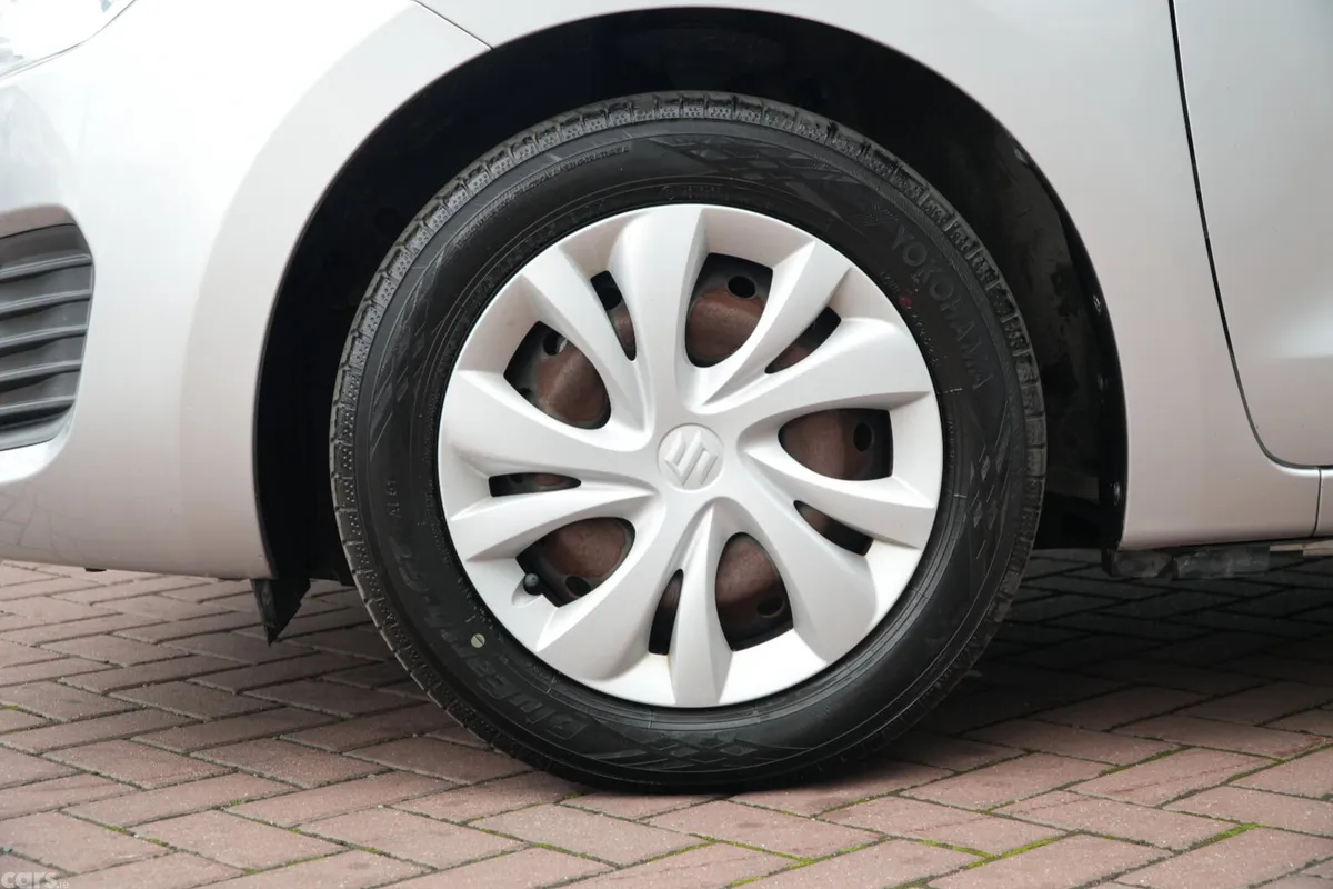 Suzuki Swift Hatchback, Petrol, 2018, Silver