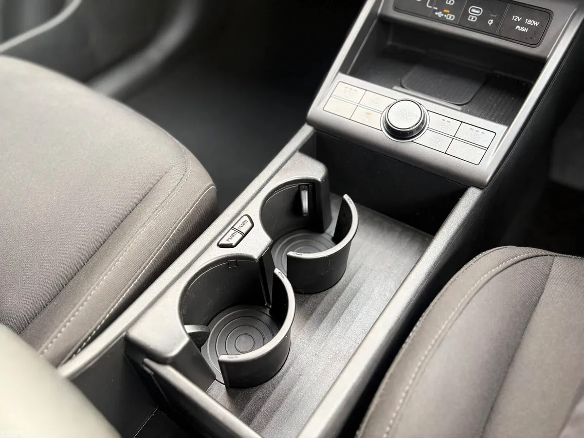 Hyundai KONA Hatchback, Electric, 2026, Green