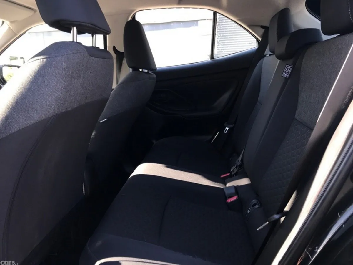 Toyota Yaris Cross Hatchback, Petrol Hybrid, 2023, Black