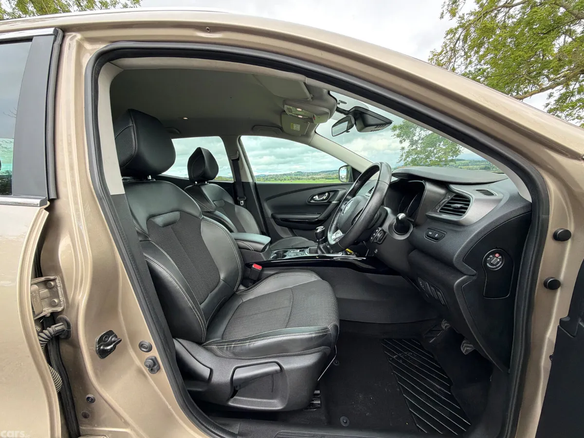 Renault Kadjar SUV, Diesel, 2016, Gold
