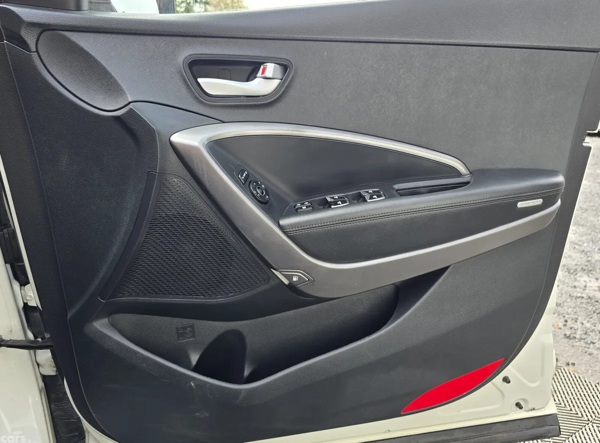 Hyundai Santa Fe SUV, Diesel, 2015, White
