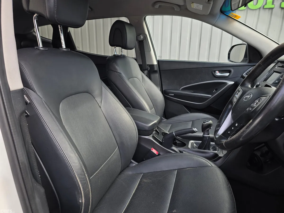 Hyundai Santa Fe SUV, Diesel, 2015, White