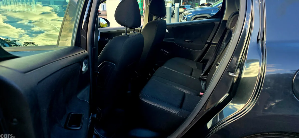 Peugeot 207 Hatchback, Diesel, 2011, Black