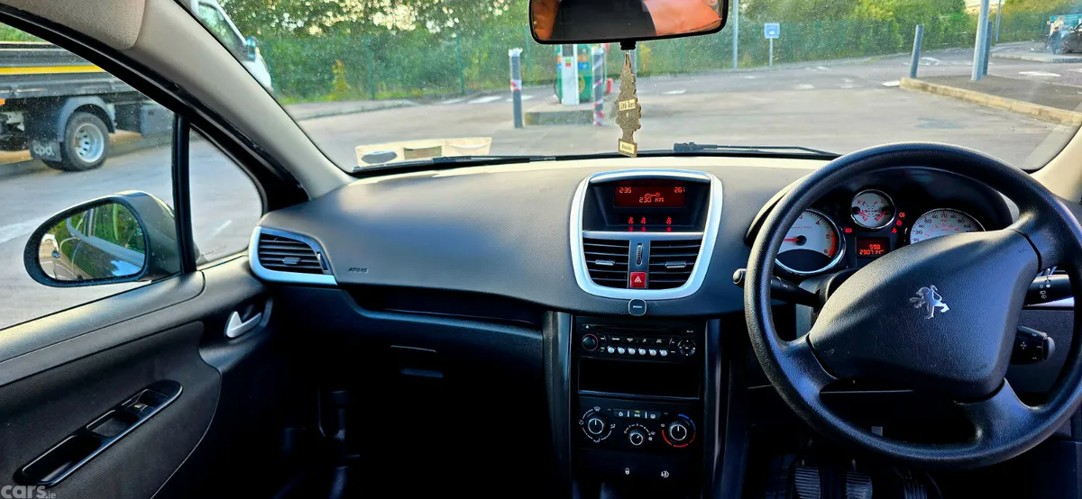 Peugeot 207 Hatchback, Diesel, 2011, Black