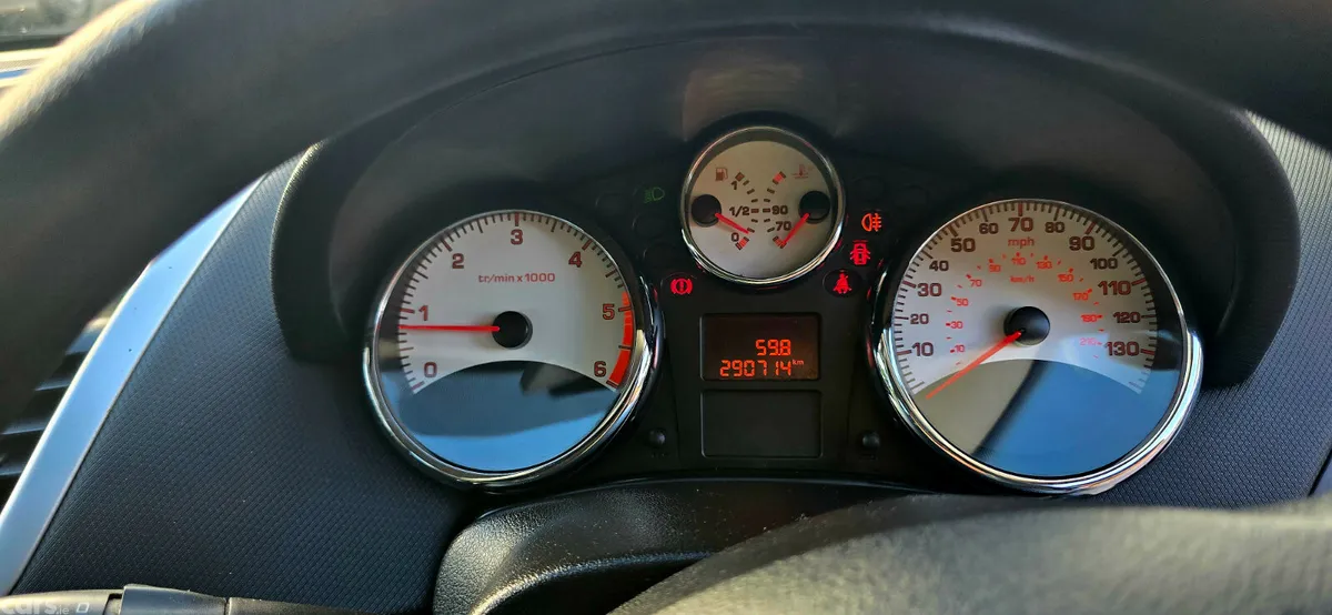 Peugeot 207 Hatchback, Diesel, 2011, Black