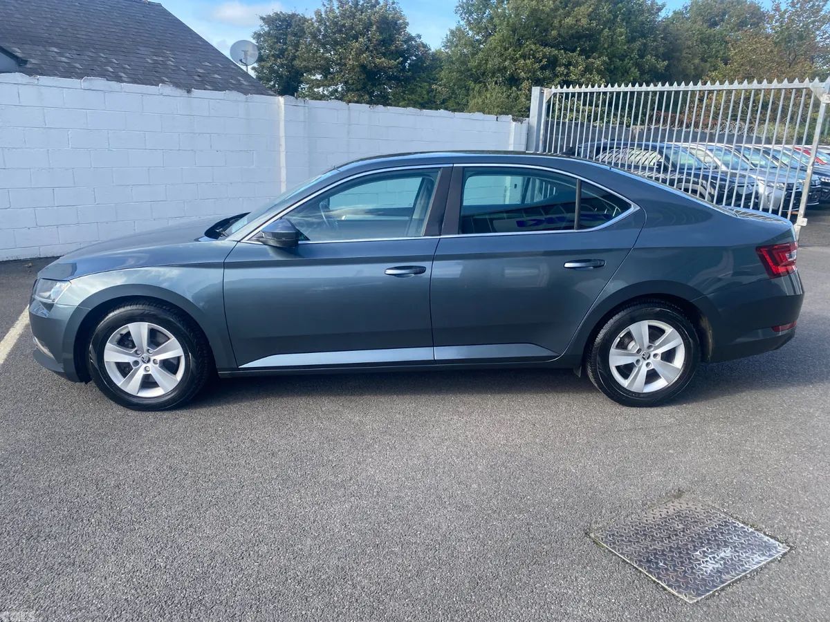 Skoda Superb Saloon, Diesel, 2018, Grey