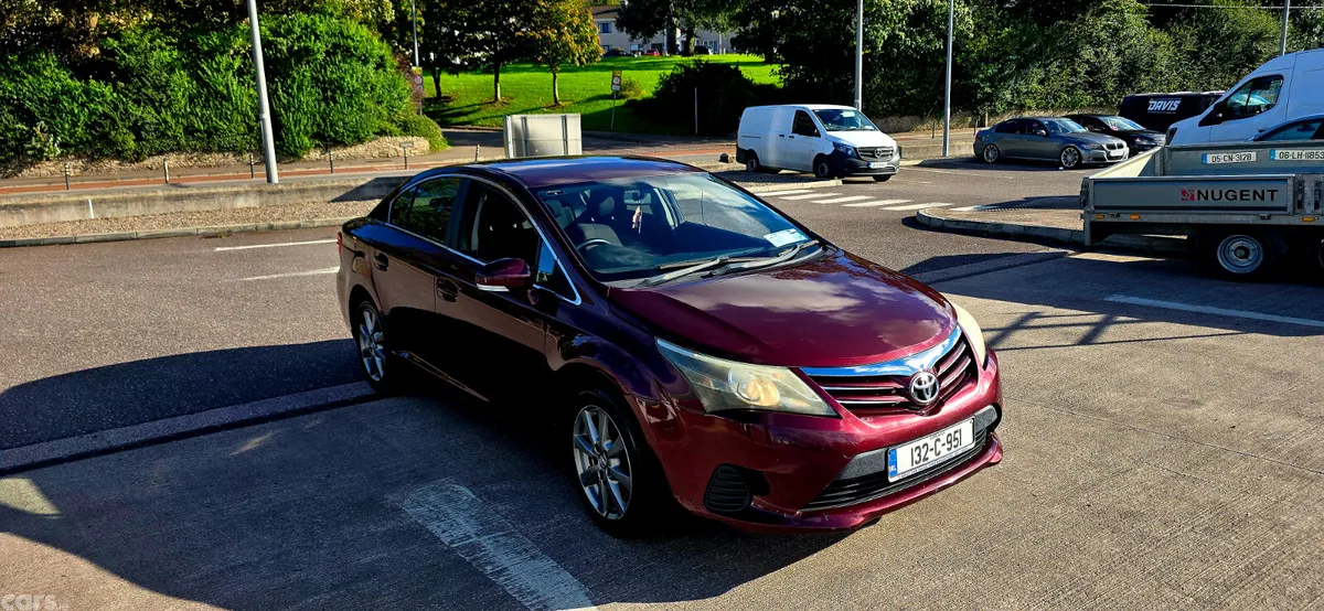 Toyota Avensis Saloon, Diesel, 2013, Red