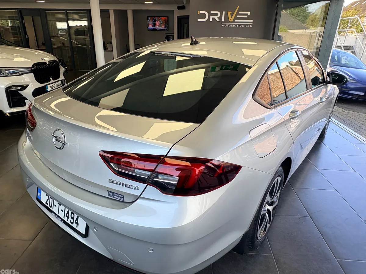 Opel Insignia Hatchback, Diesel, 2020, Grey