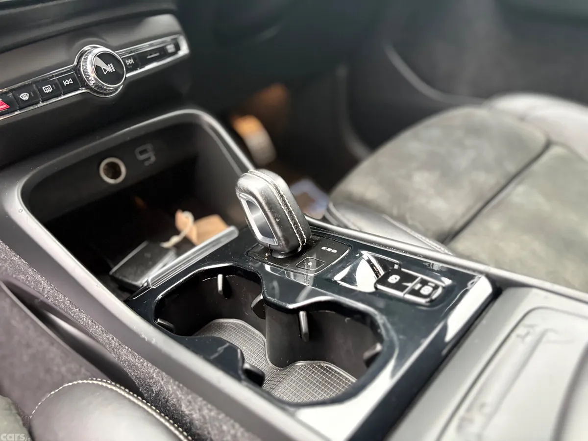 Volvo XC40 SUV, Diesel, 2019, Blue