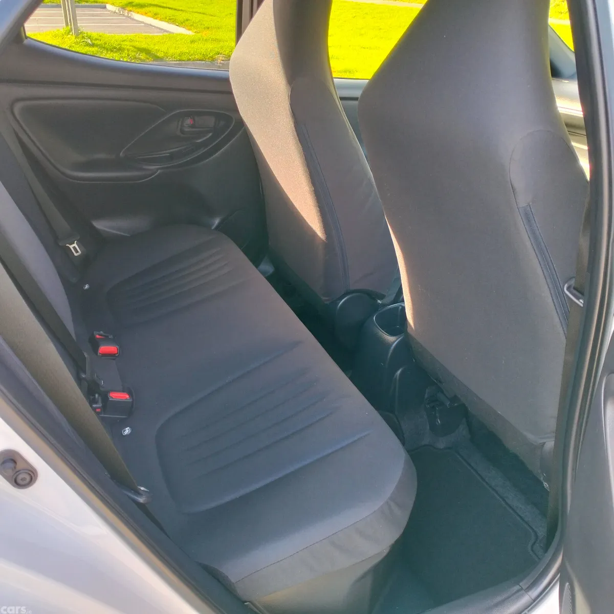 Toyota Yaris Hatchback, Petrol Hybrid, 2021, White