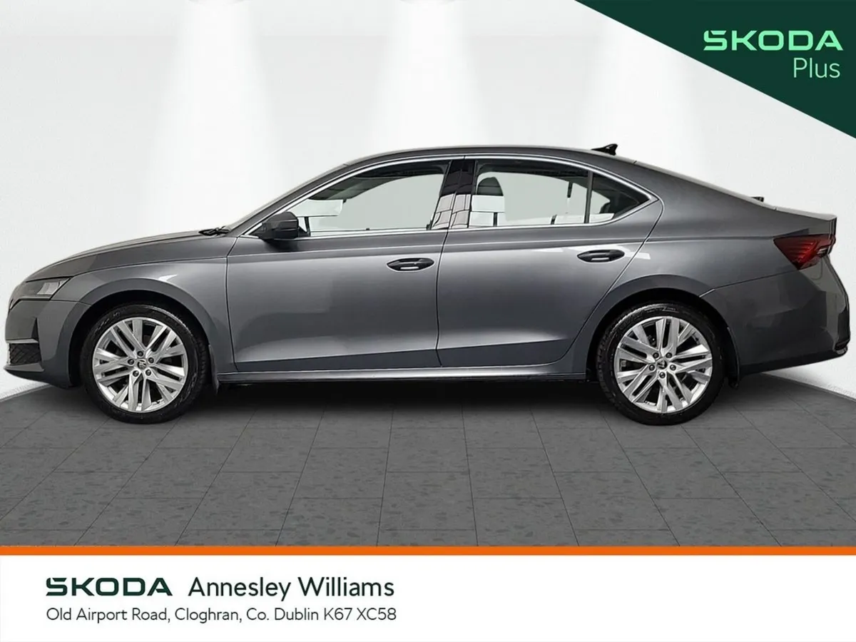 Skoda Octavia Saloon, Petrol, 2024, Grey