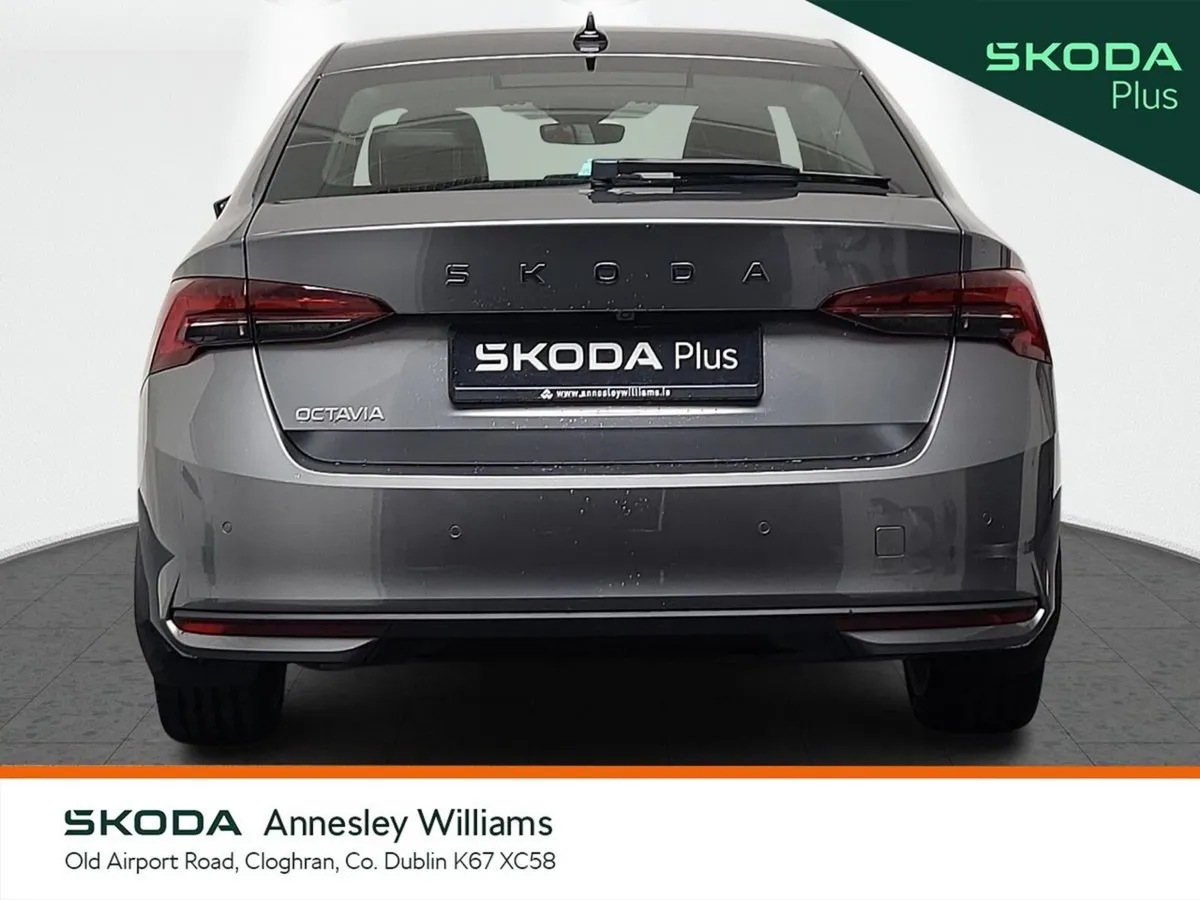Skoda Octavia Saloon, Petrol, 2024, Grey