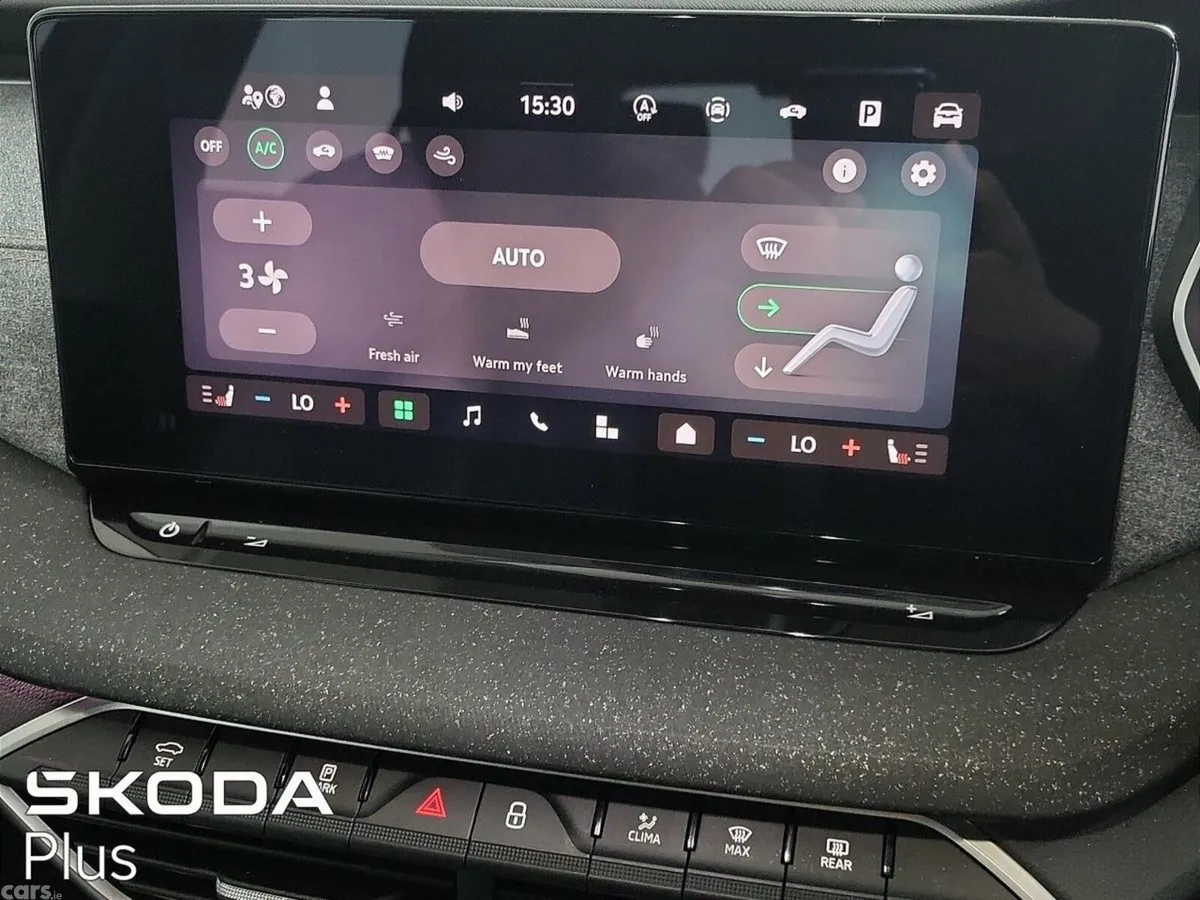 Skoda Octavia Saloon, Petrol, 2024, Grey