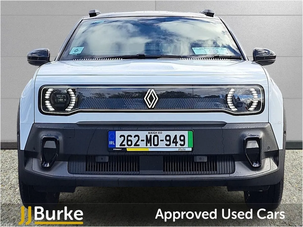 Renault 4 Hatchback, Electric, 2026, White