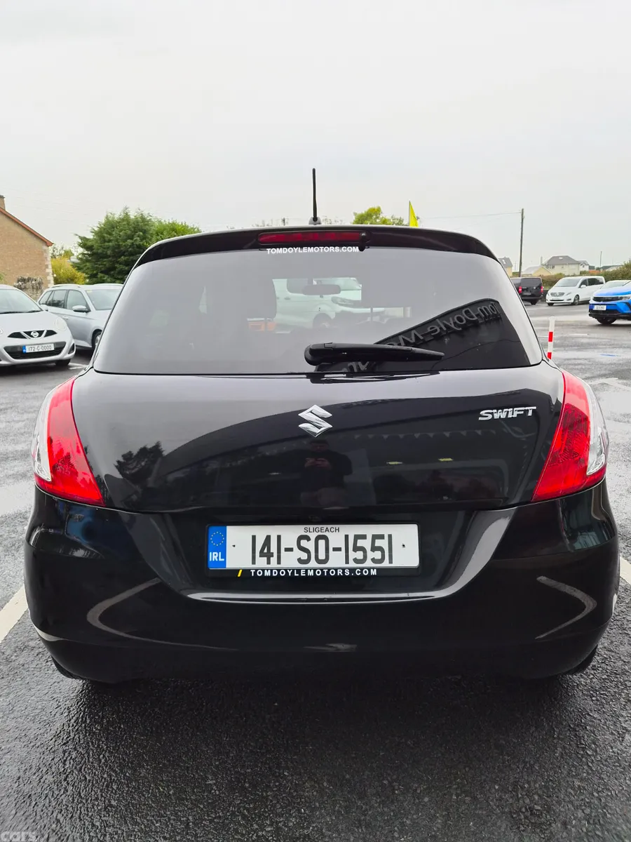 Suzuki Swift Hatchback, Petrol, 2014, Black